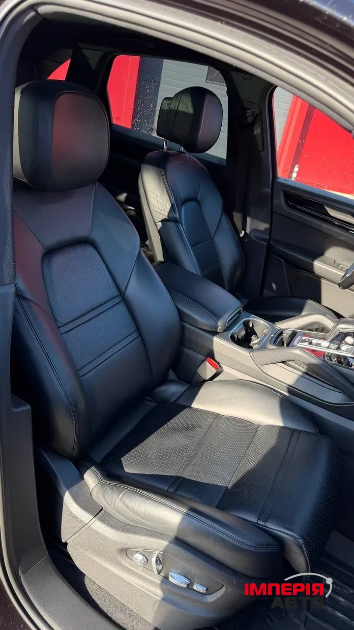 Porsche Cayenne - фото 23