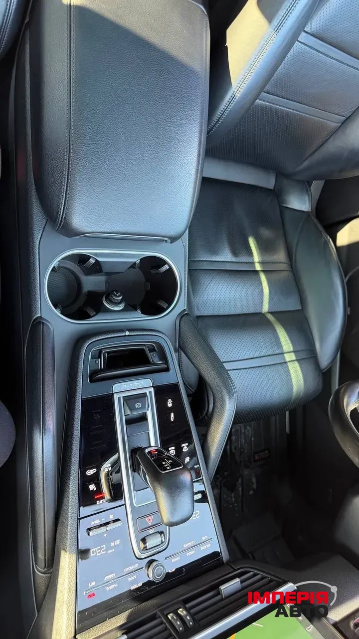 Porsche Cayenne - фото 24