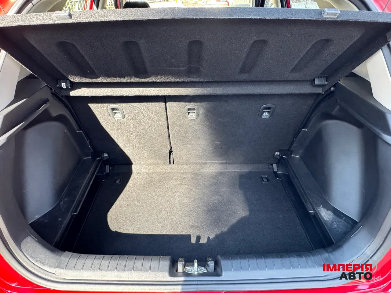 Hyundai Venue - фото 12