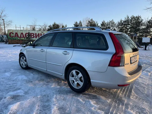Volvo V50 - фото 5