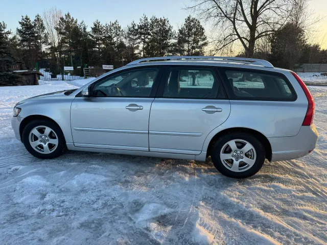 Volvo V50 - фото 3