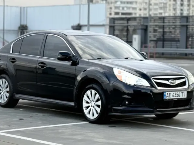 Subaru Legacy - фото 3