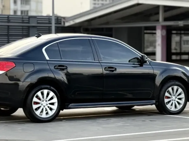 Subaru Legacy - фото 4