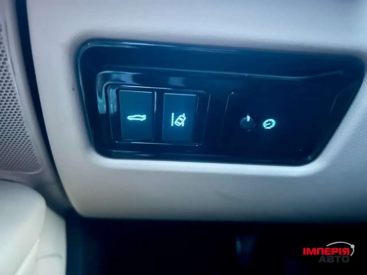 Jaguar XF - фото 24