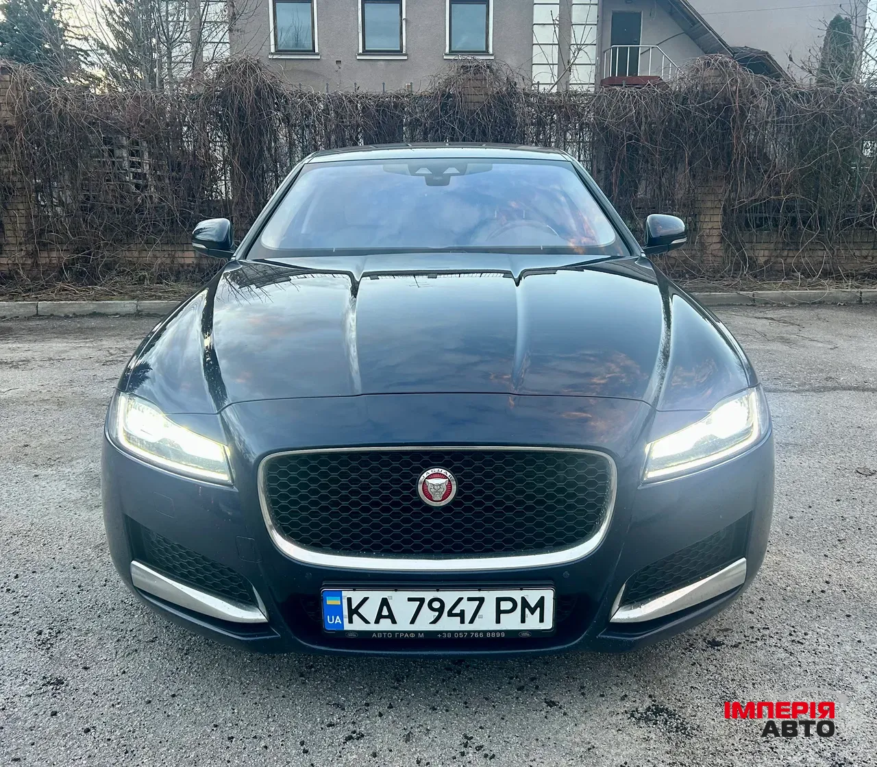Jaguar XF - фото 11