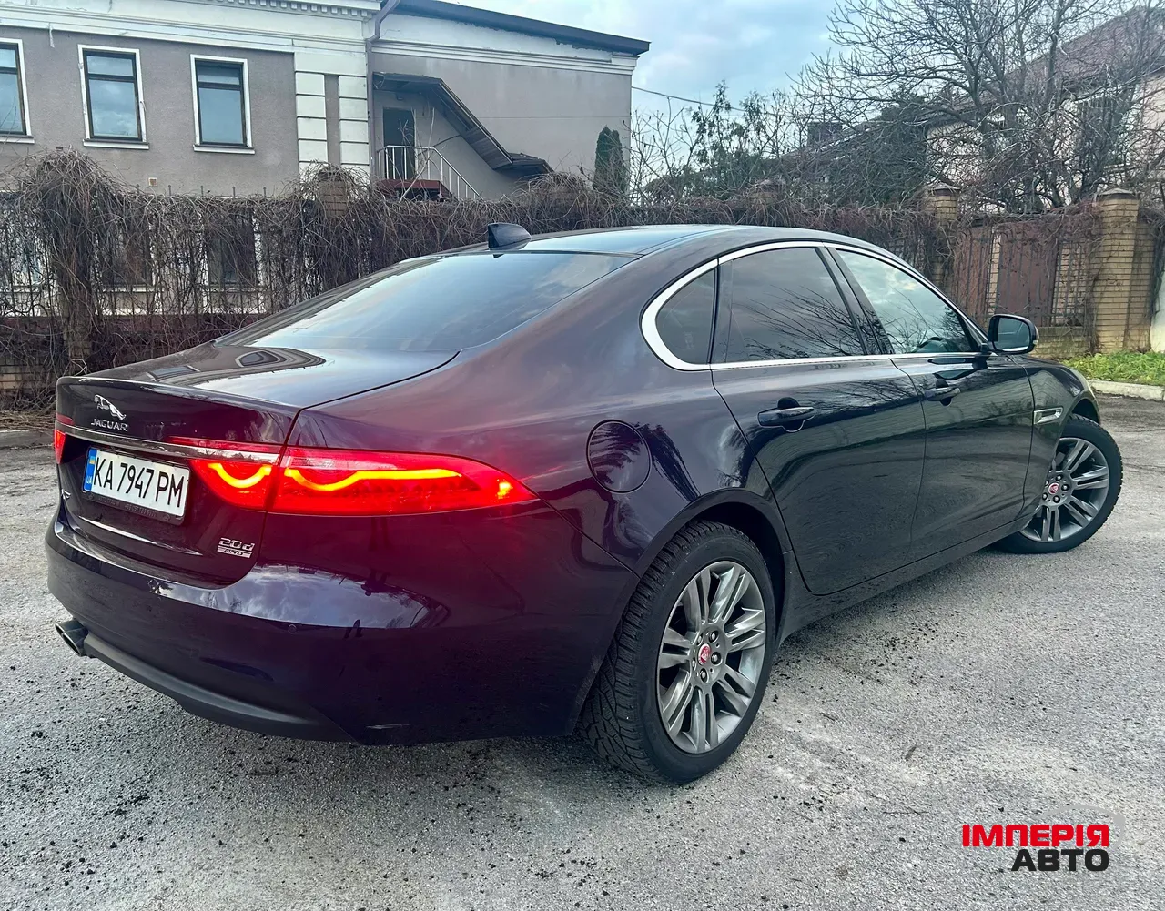 Jaguar XF - фото 6
