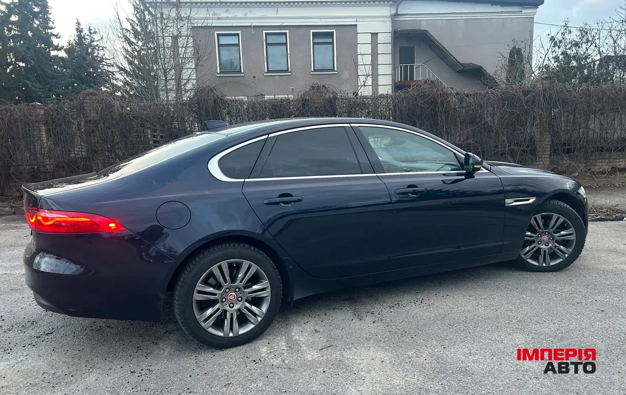 Jaguar XF - фото 8