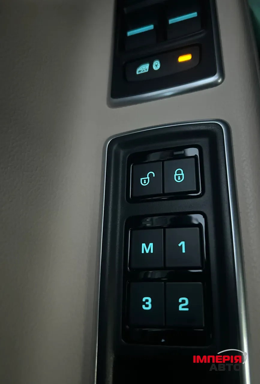 Jaguar XF - фото 22