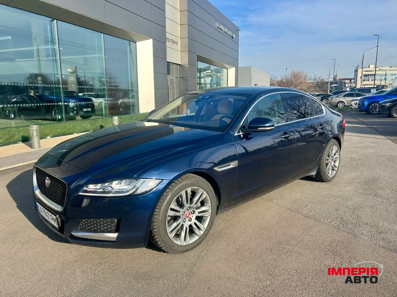 Jaguar XF - фото 9