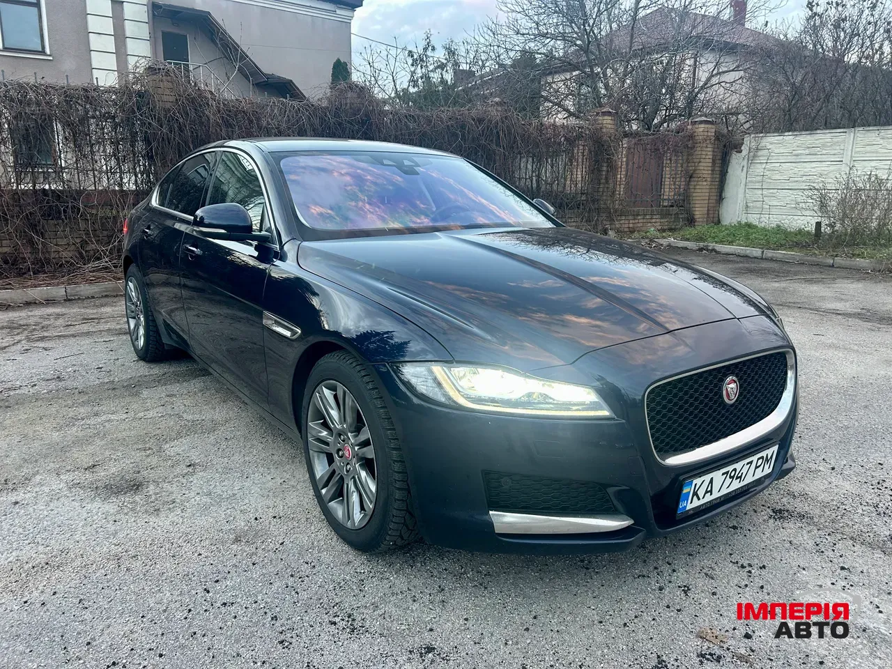 Jaguar XF - фото 12