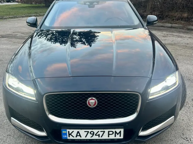 Jaguar XF - фото 1