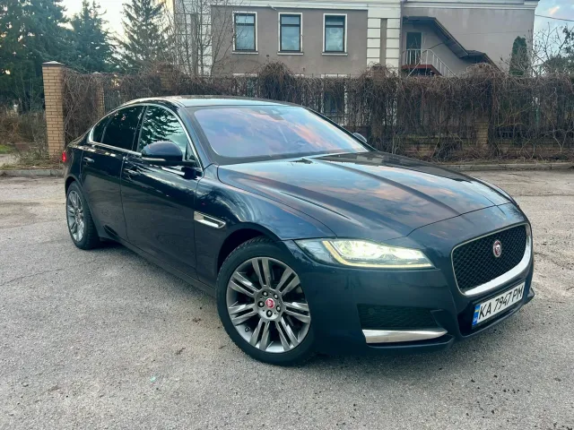 Jaguar XF - фото 4