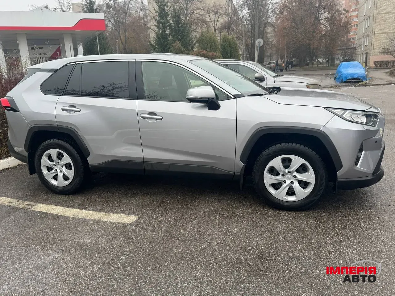 Toyota RAV4 - фото 2