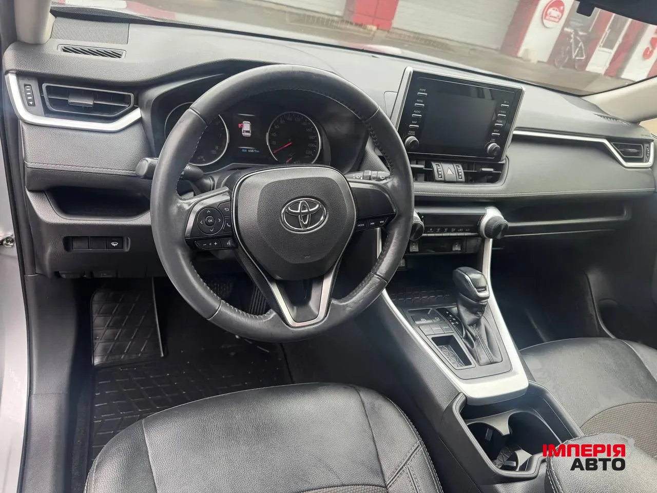 Toyota RAV4 - фото 5