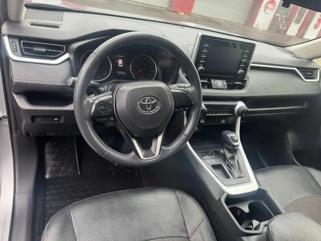 Toyota RAV4 - фото 5
