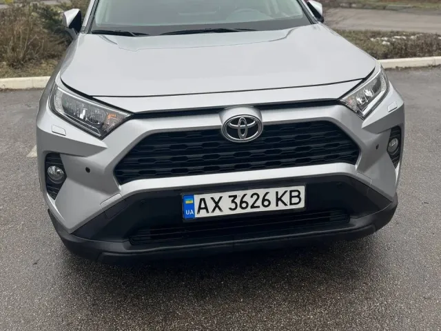 Toyota RAV4 - фото 3