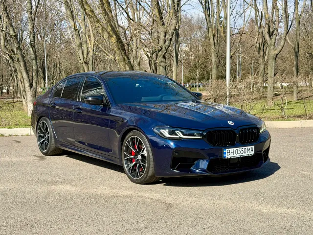 BMW M5 - фото 1