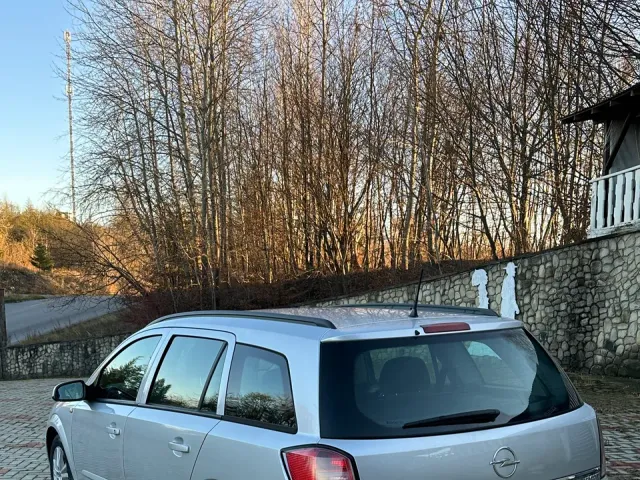 Opel Astra - фото 4