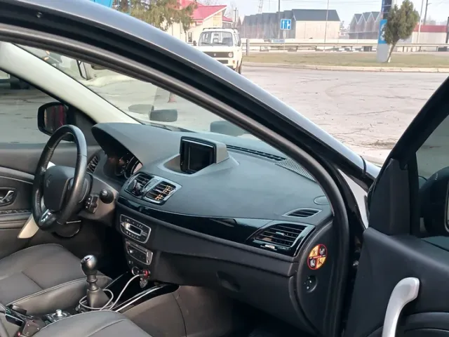 Renault Megane - фото 2