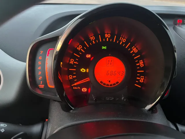 Citroen C1 - фото 4