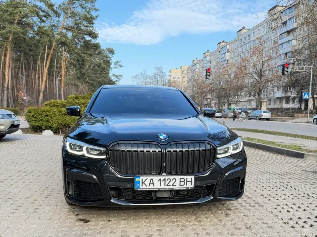 BMW 7 серії - фото 3