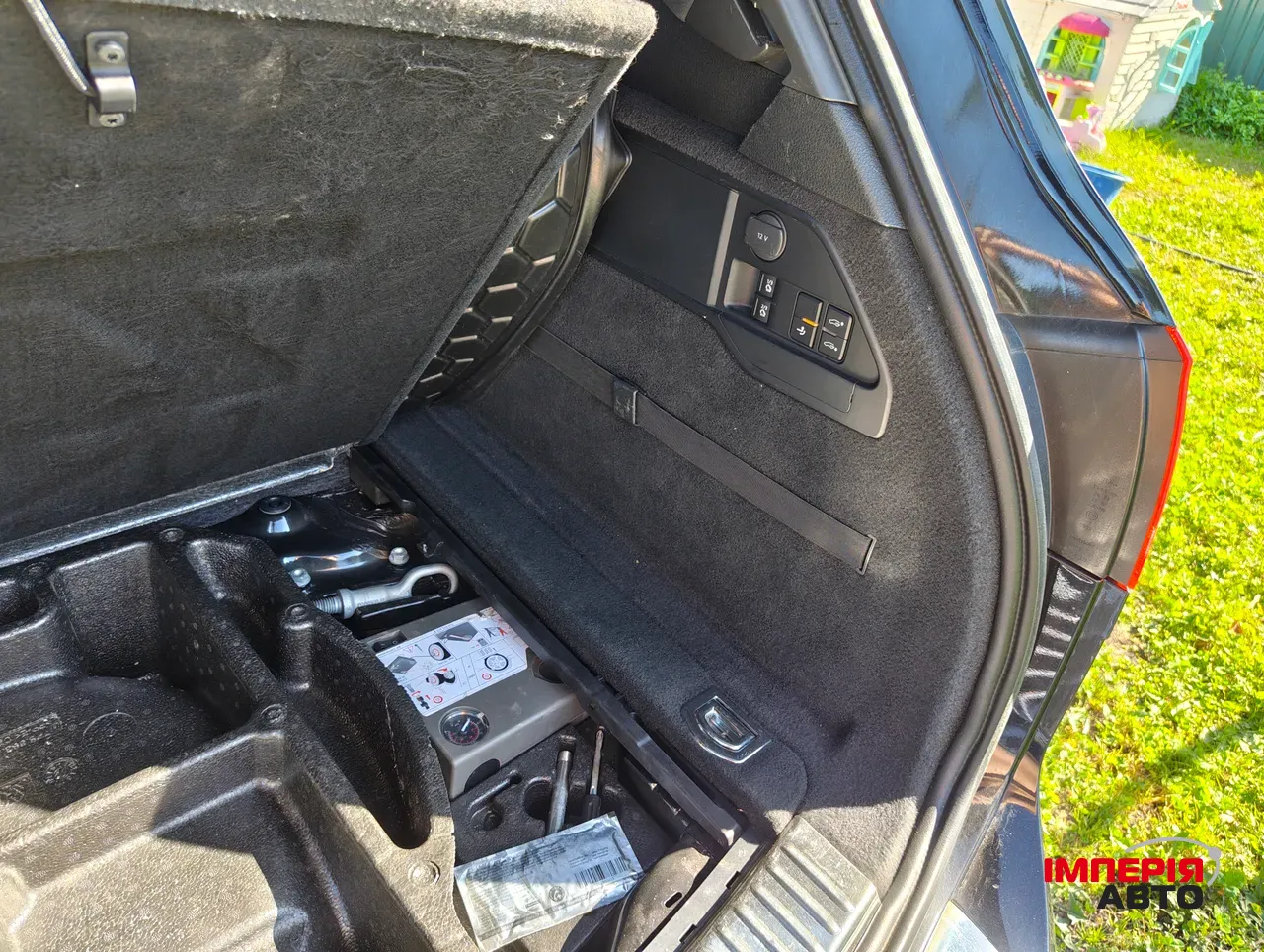 Volkswagen Touareg - фото 32