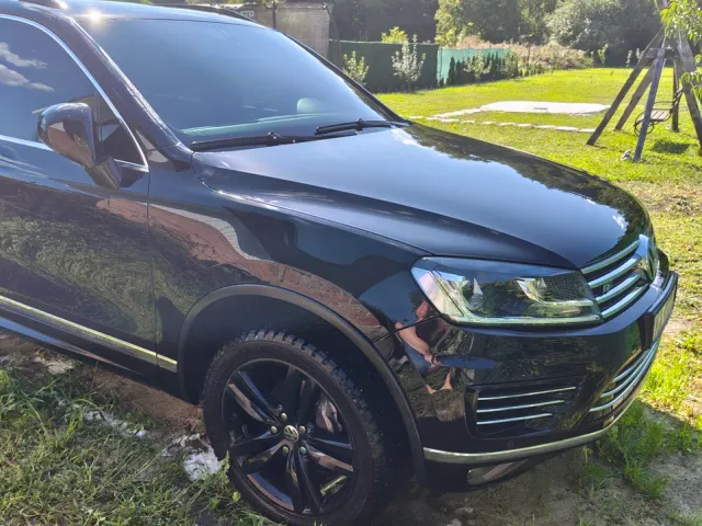 Volkswagen Touareg - фото 2
