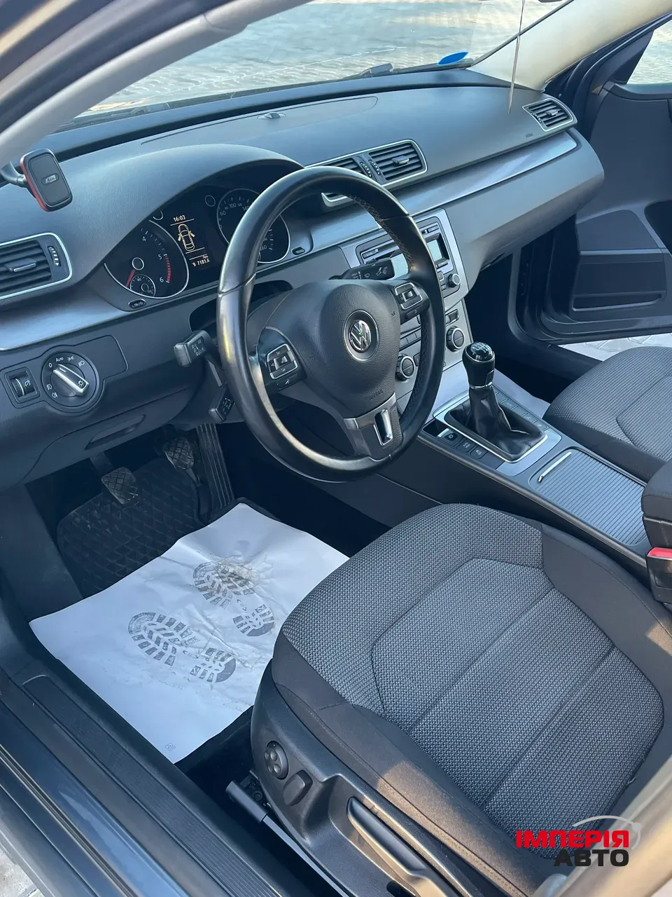 Volkswagen Passat - фото 12