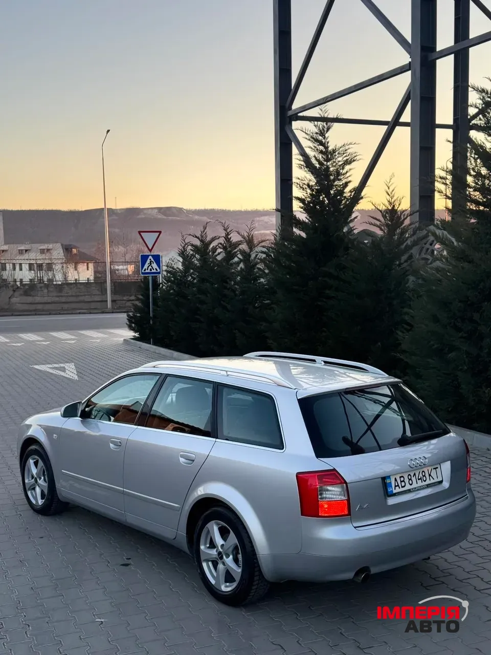 Audi A4 - фото 4