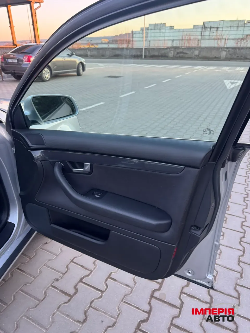 Audi A4 - фото 12