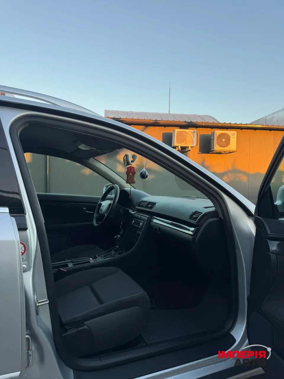 Audi A4 - фото 9