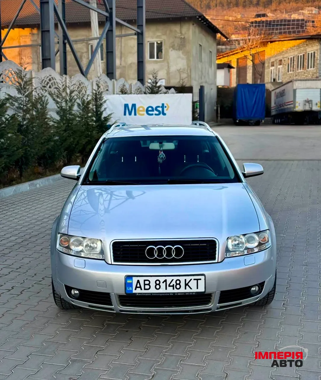Audi A4 - фото 2