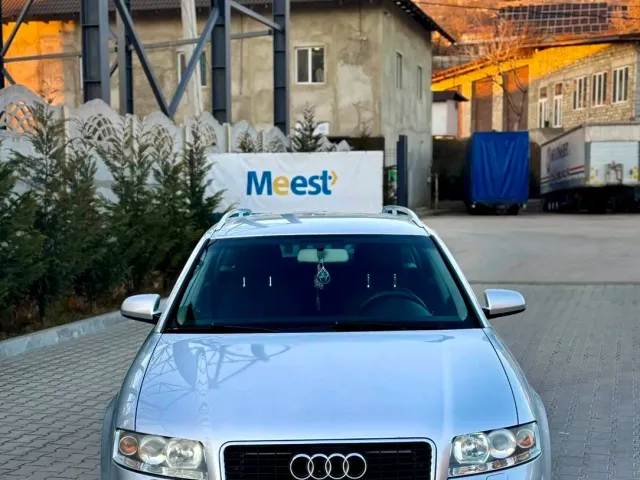 Audi A4 - фото 2