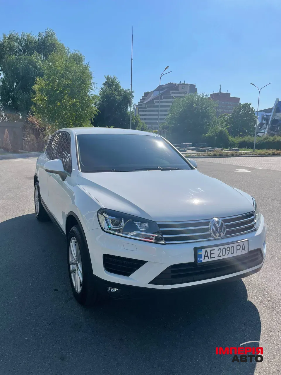 Volkswagen Touareg - фото 1
