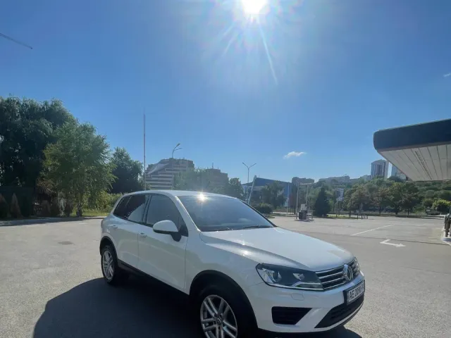 Volkswagen Touareg - фото 4
