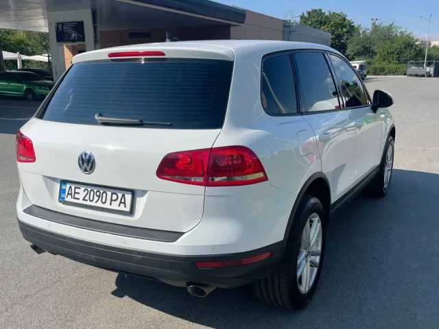 Volkswagen Touareg - фото 5