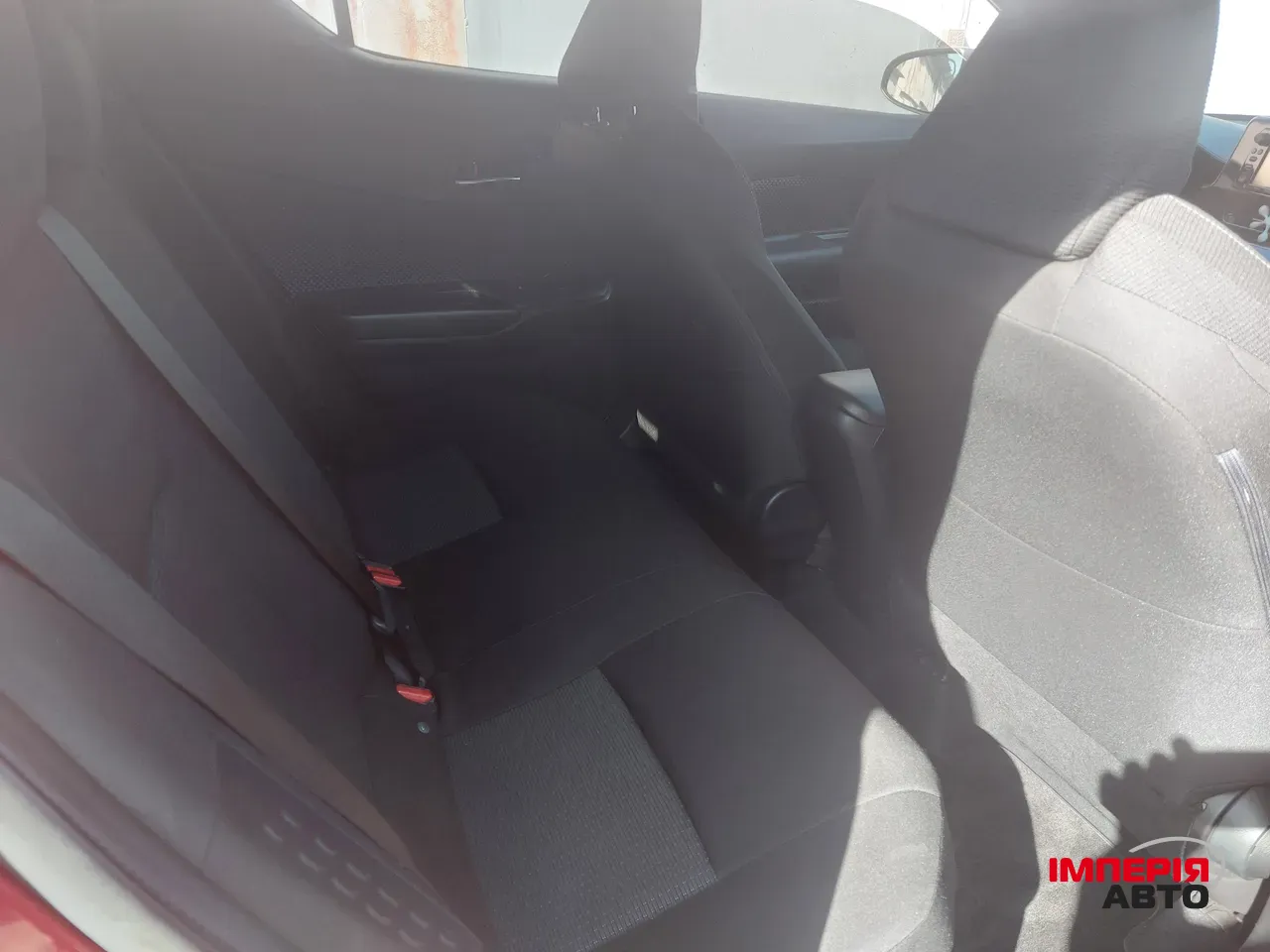 Toyota C-HR - фото 10