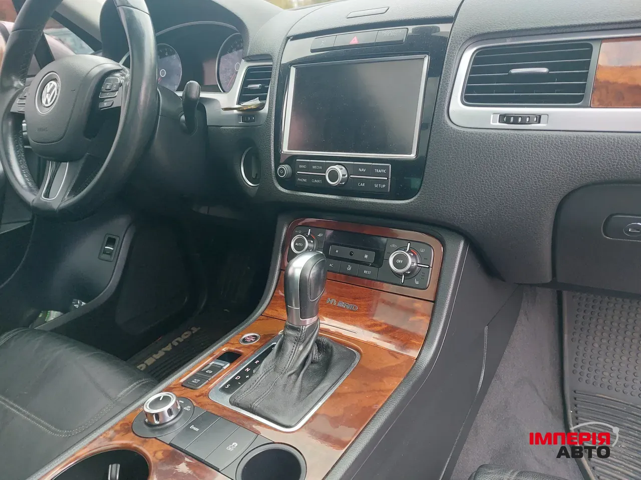 Volkswagen Touareg - фото 18