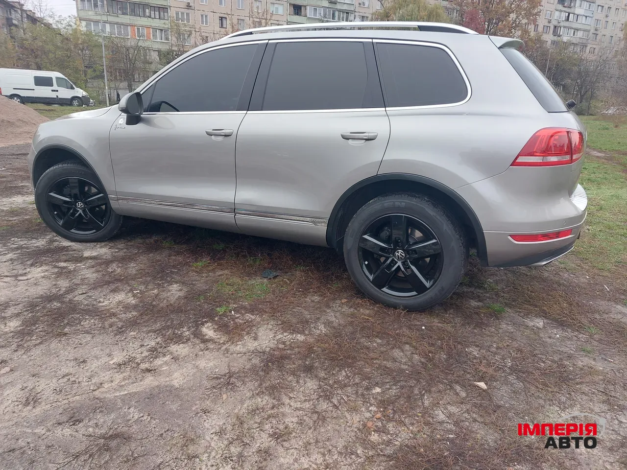 Volkswagen Touareg - фото 5