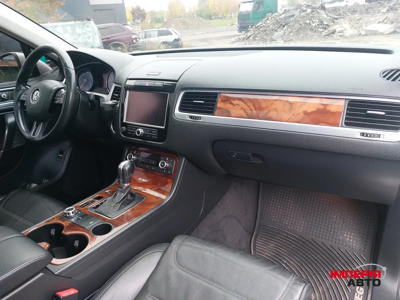 Volkswagen Touareg - фото 17