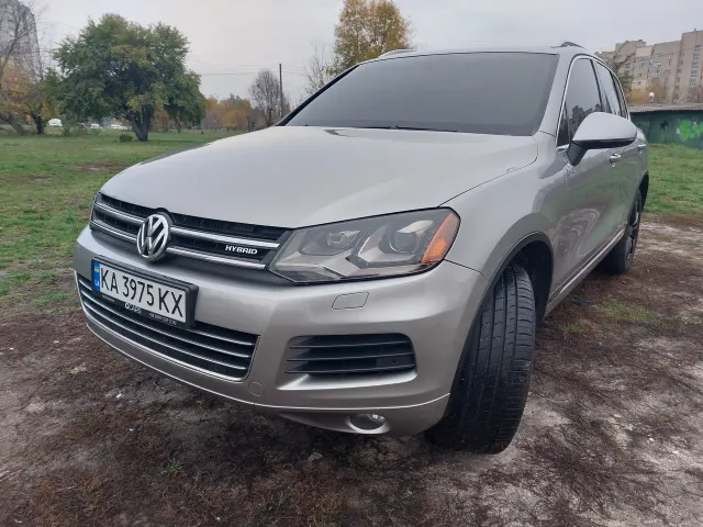 Volkswagen Touareg - фото 2