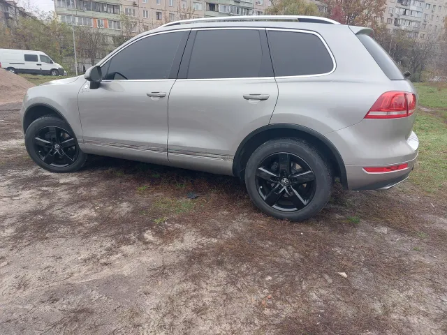 Volkswagen Touareg - фото 5