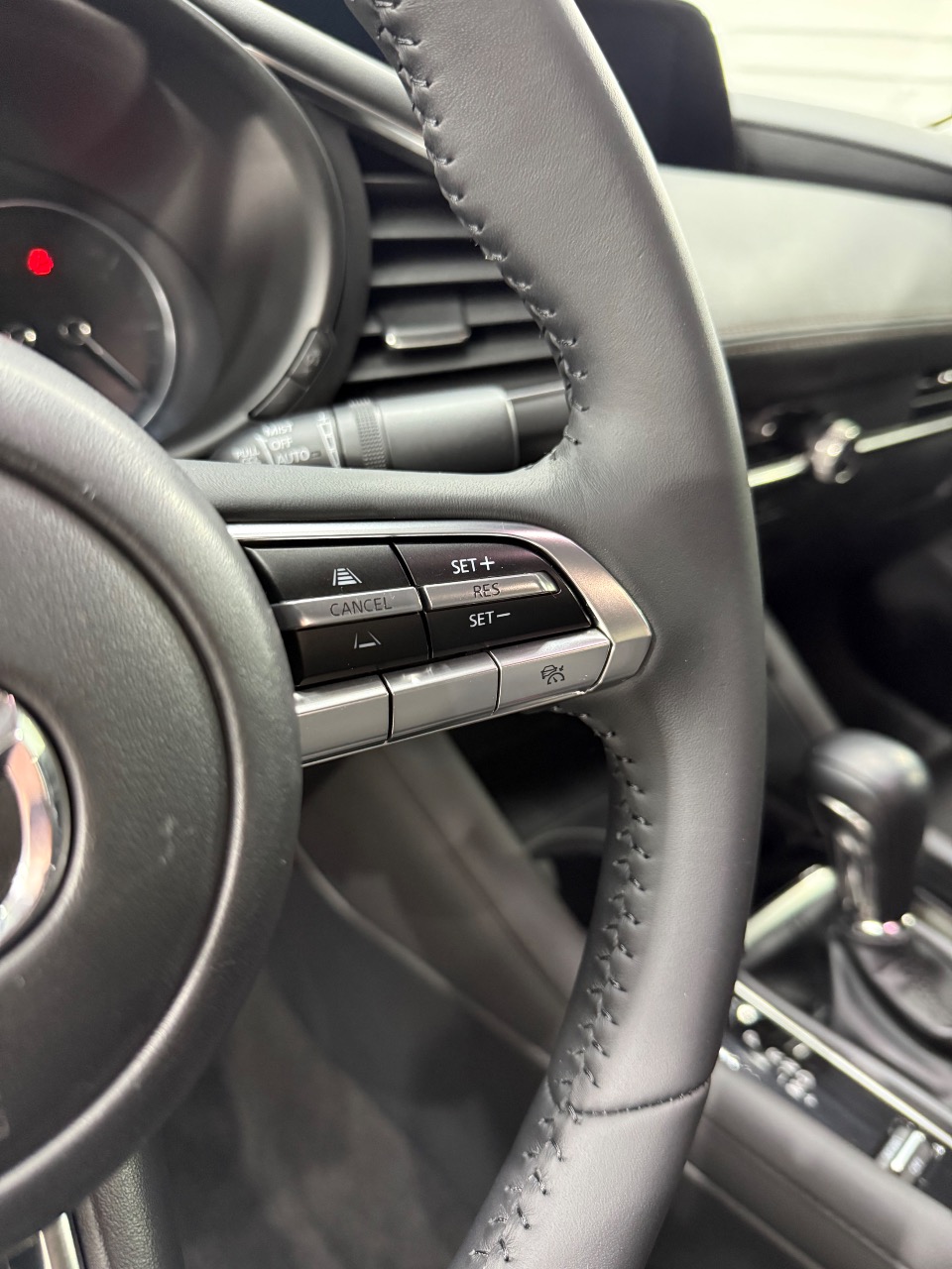 Mazda 3 - фото 6