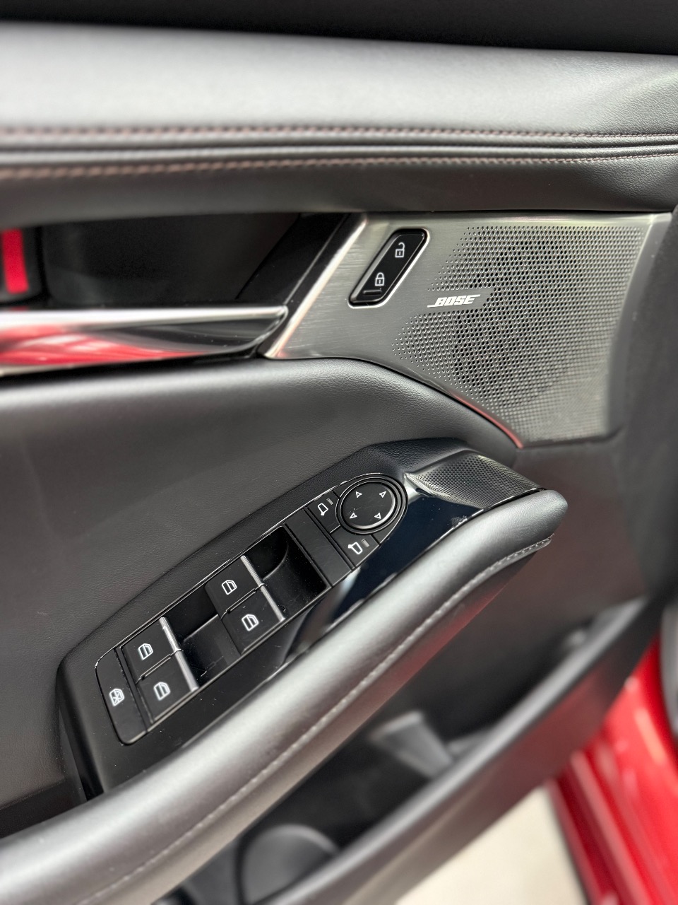 Mazda 3 - фото 7