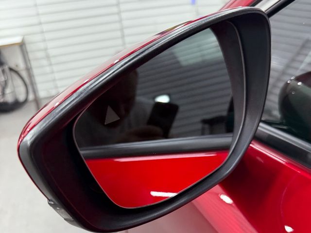 Mazda 3 - фото 4