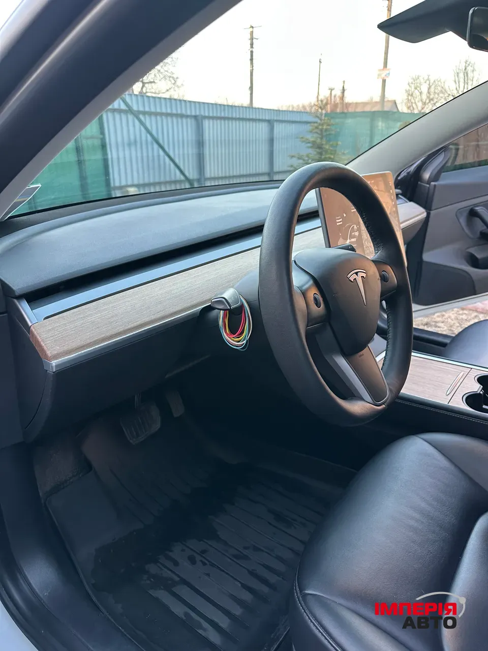 Tesla Model 3 - фото 12