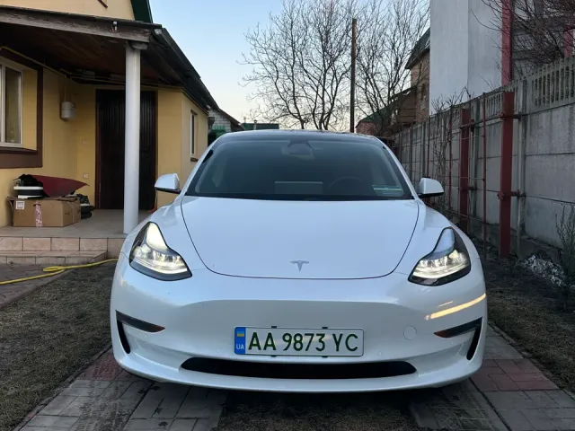 Tesla Model 3 - фото 2