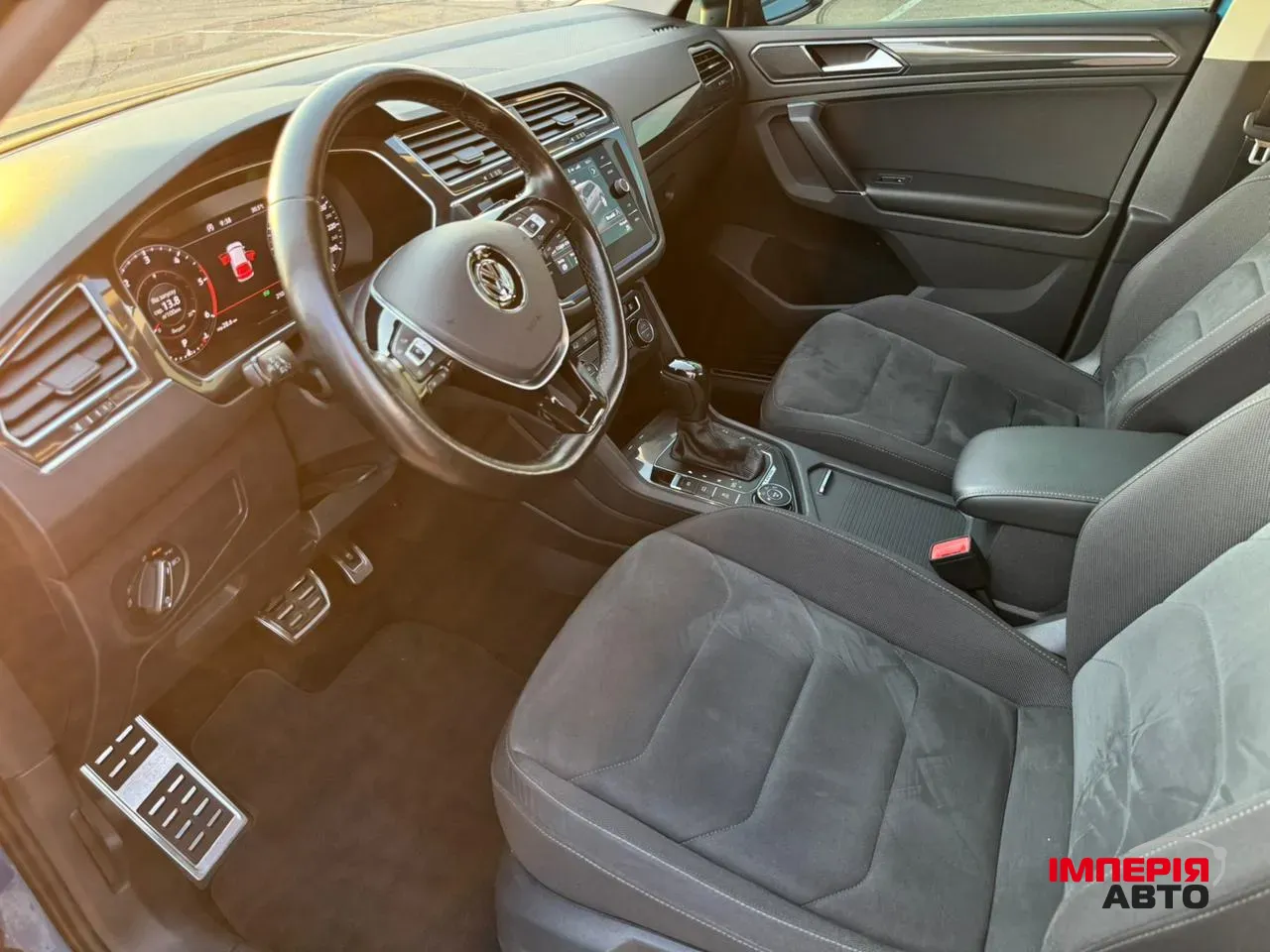 Volkswagen Tiguan - фото 12