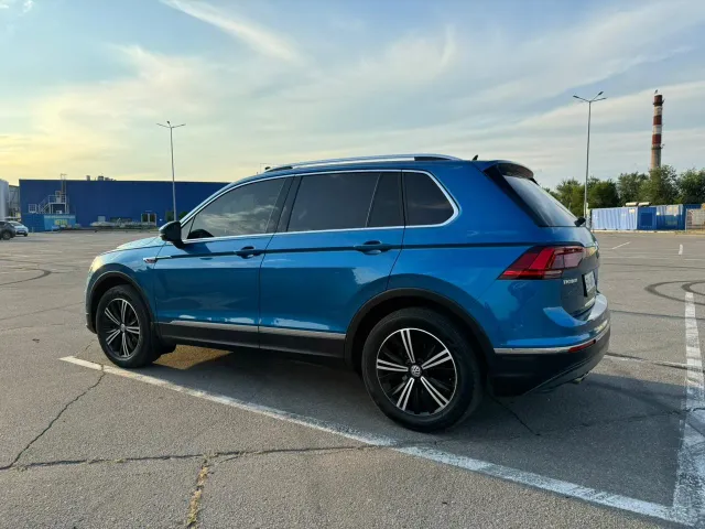 Volkswagen Tiguan - фото 3