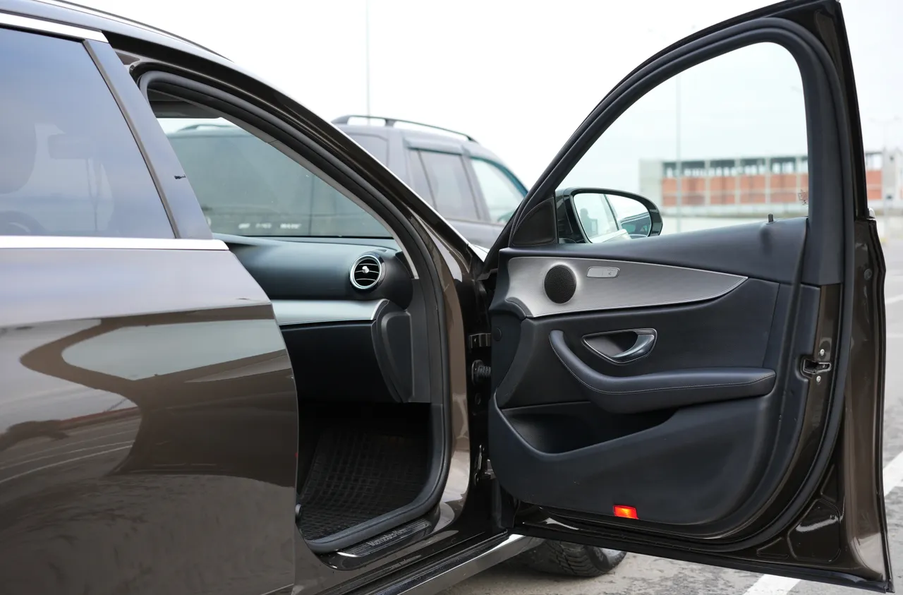 Mercedes-Benz E-Класс - фото 7